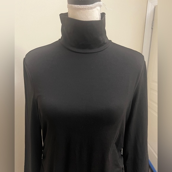 Black Fitted Maternity Dress - Picture 3 of 3